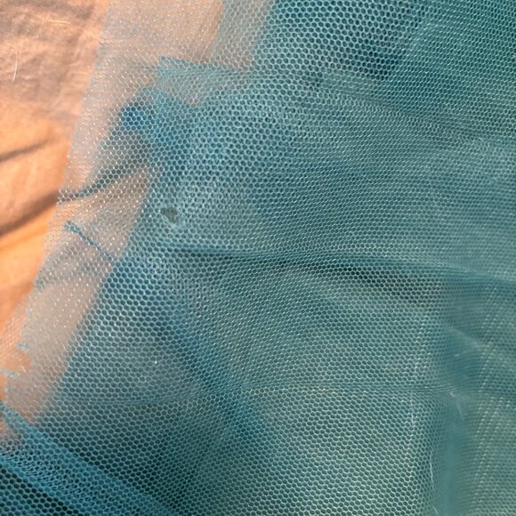 ASOS DESIGN Curve cami pleated tulle maxi dress - Forest Green - SZ 18 - Picture 12 of 12